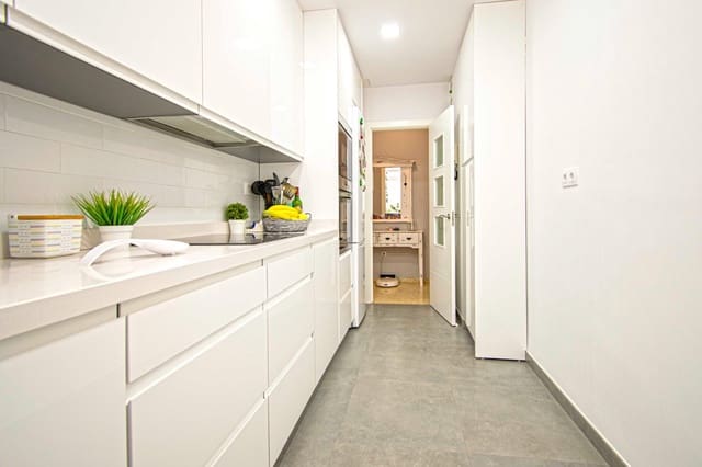 3 sypialnia Mieszkanie na sprzedaż w Miasto Sewilla z garażem - 192 000 € (Ref: 9401157)