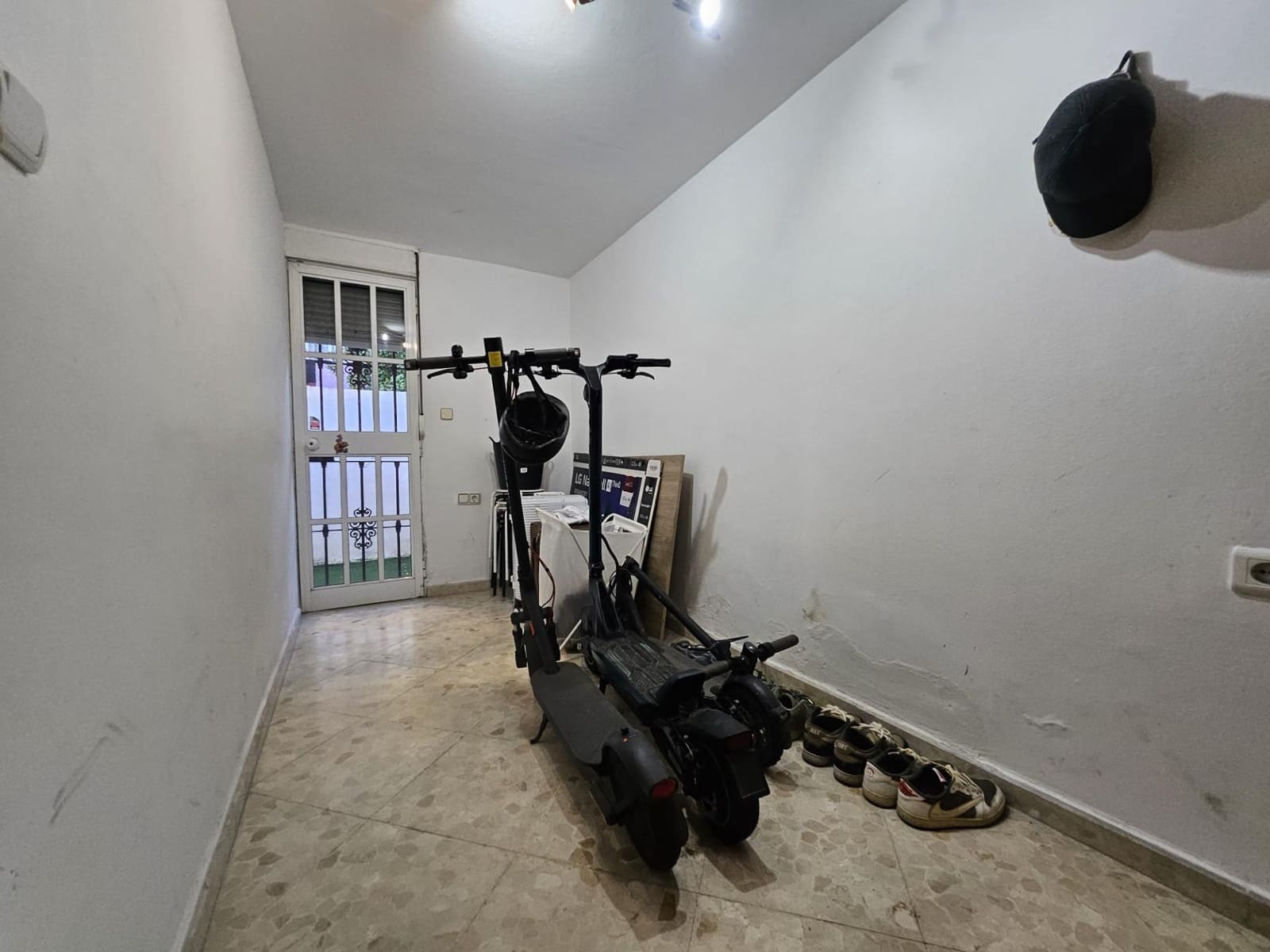 2 bedroom Apartment for sale in Seville city - € 75,000 (Ref: 9401159)