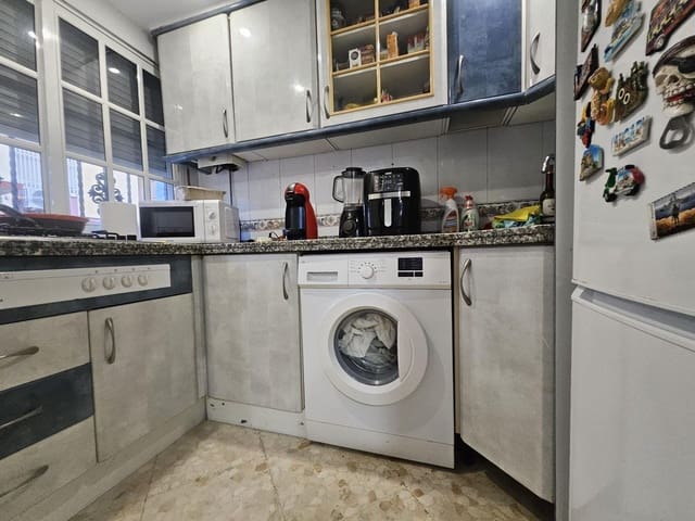 2 soveværelse Lejlighed til salg i Sevilla by - € 75.000 (Ref: 9401159)