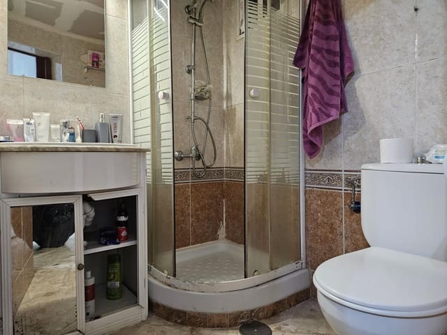 2 soveværelse Lejlighed til salg i Sevilla by - € 75.000 (Ref: 9401159)