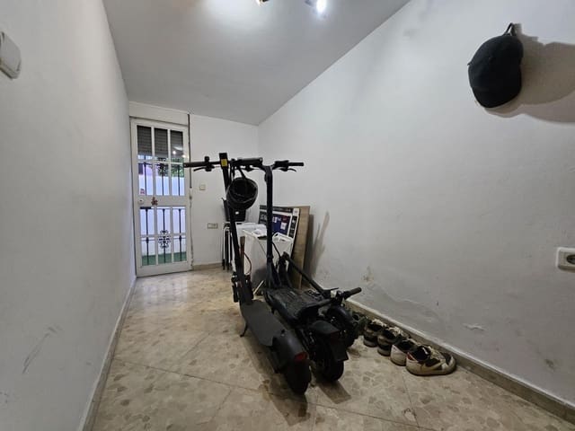 2 soveværelse Lejlighed til salg i Sevilla by - € 75.000 (Ref: 9401159)