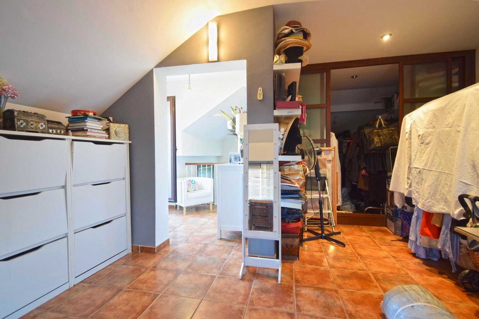 5 soverom Kjedet enebolig til salgs i Las Pajanosas med svømmebasseng garasje - € 299 000 (Ref: 9401160)