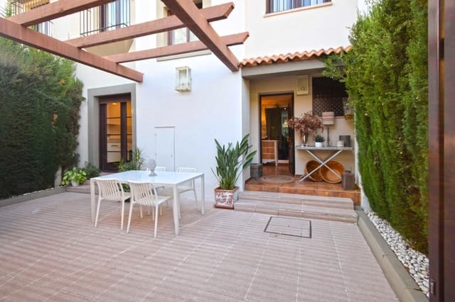 5 quarto Moradia Geminada para venda em Las Pajanosas, Guillena com piscina garagem - 299 000 € (Ref: 9401160)