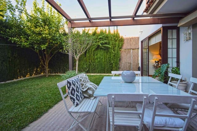 5 bedroom Semi-detached Villa for sale in Las Pajanosas, Guillena with pool garage - € 299,000 (Ref: 9401160)