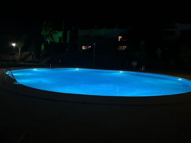 5 soverom Kjedet enebolig til salgs i Las Pajanosas, Guillena med svømmebasseng garasje - € 299 000 (Ref: 9401160)