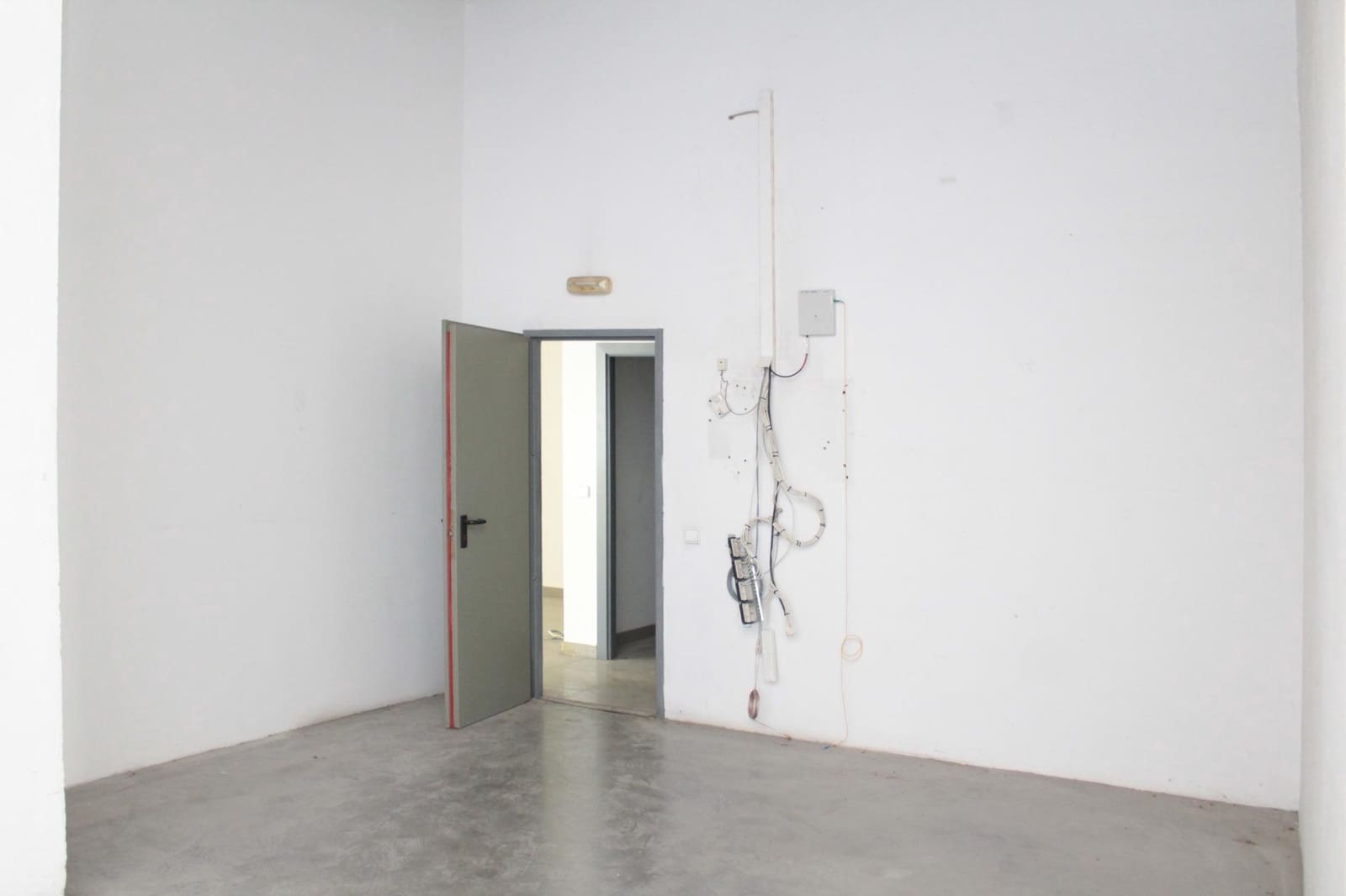 Local Comercial en Sevilla ciudad en alquiler - 3.000 € (Ref: 9403472)