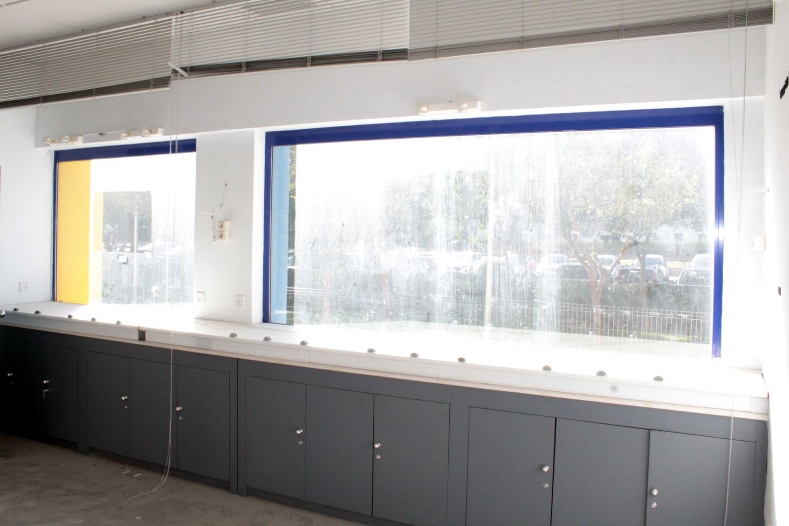 Local Comercial en Sevilla ciudad en alquiler - 3.000 € (Ref: 9403472)