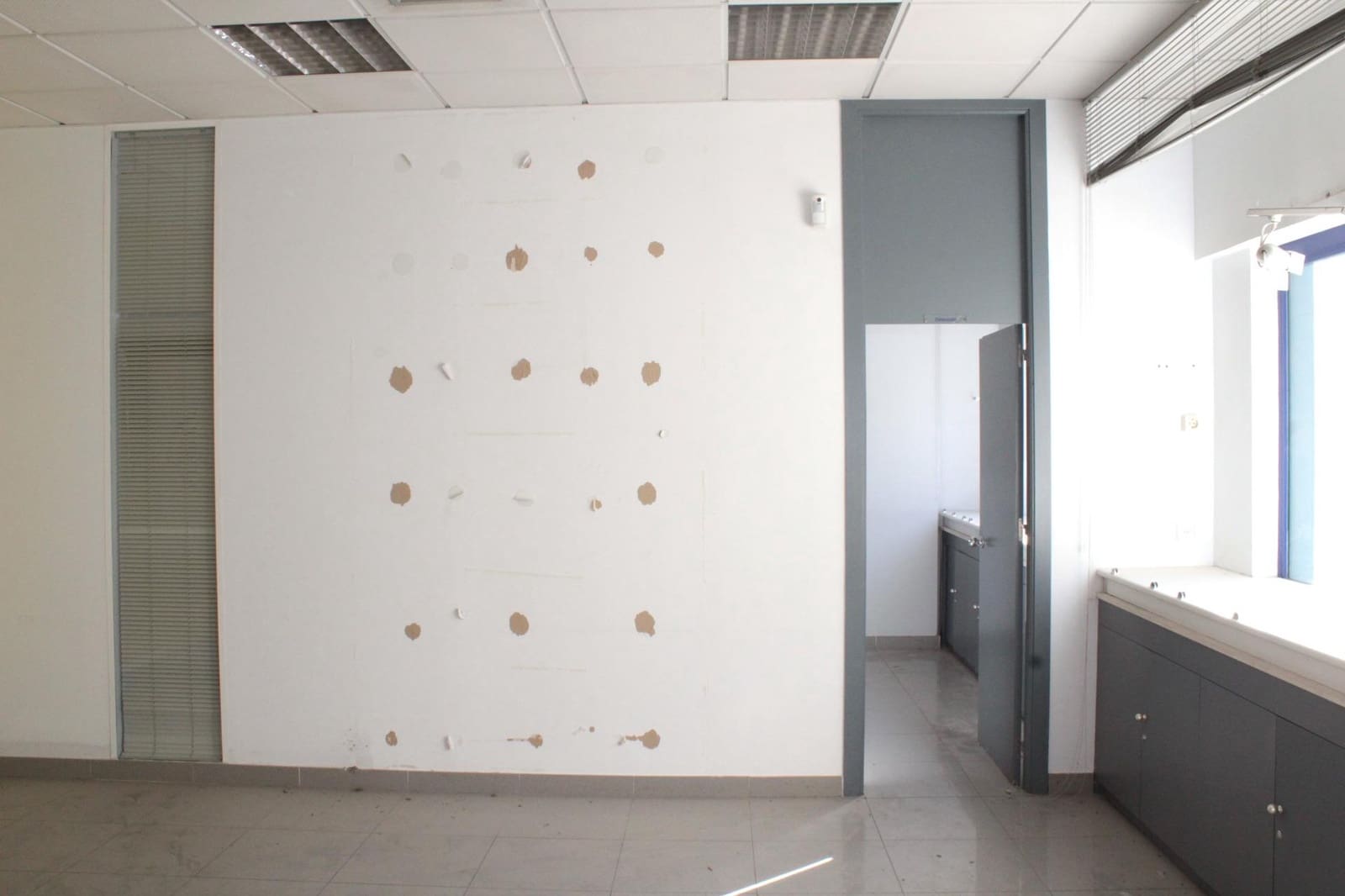 Local Comercial en Sevilla ciudad en alquiler - 3.000 € (Ref: 9403472)