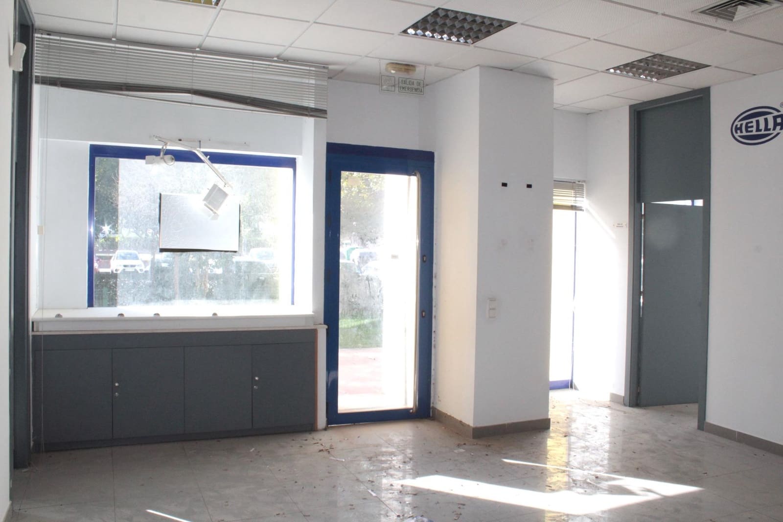 Local Comercial en Sevilla ciudad en alquiler - 3.000 € (Ref: 9403472)