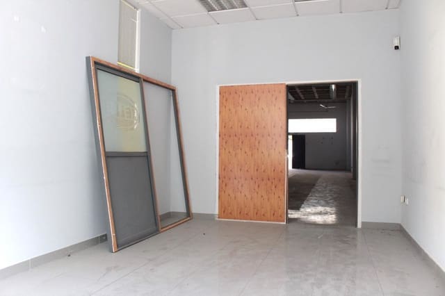 Local Comercial en Sevilla ciudad en alquiler - 3.000 € (Ref: 9403472)