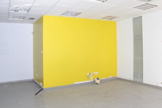 Local Comercial en Sevilla ciudad en alquiler - 3.000 € (Ref: 9403472)