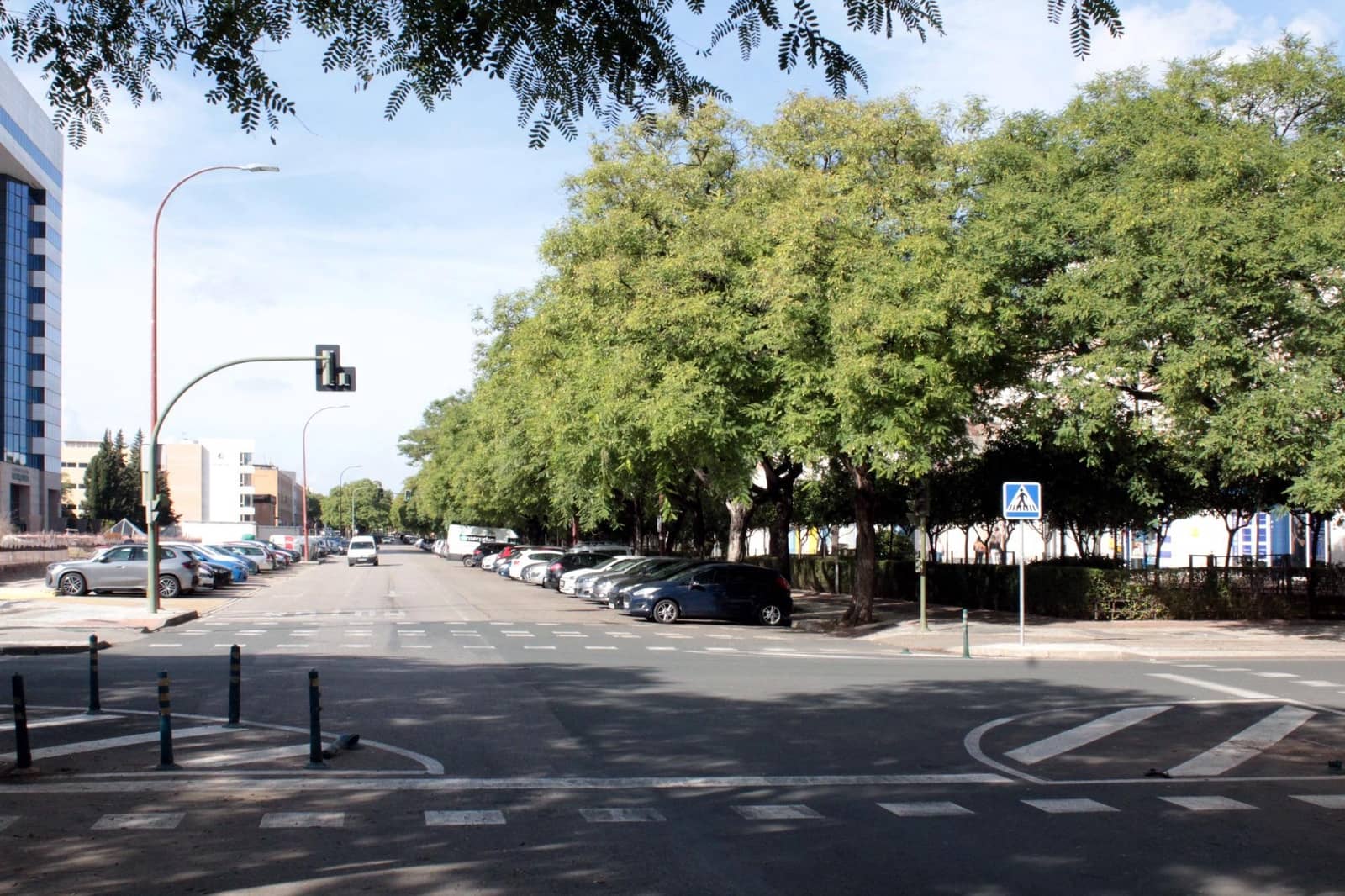 Local Comercial en Sevilla ciudad en alquiler - 3.000 € (Ref: 9403472)