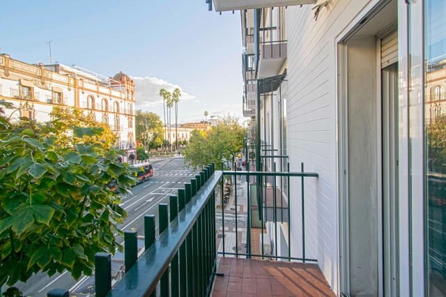 3 makuuhuone Asunto myytävänä paikassa Sevilla kaupunki mukana 
autotalli - 565 000 € (Ref: 9403473)