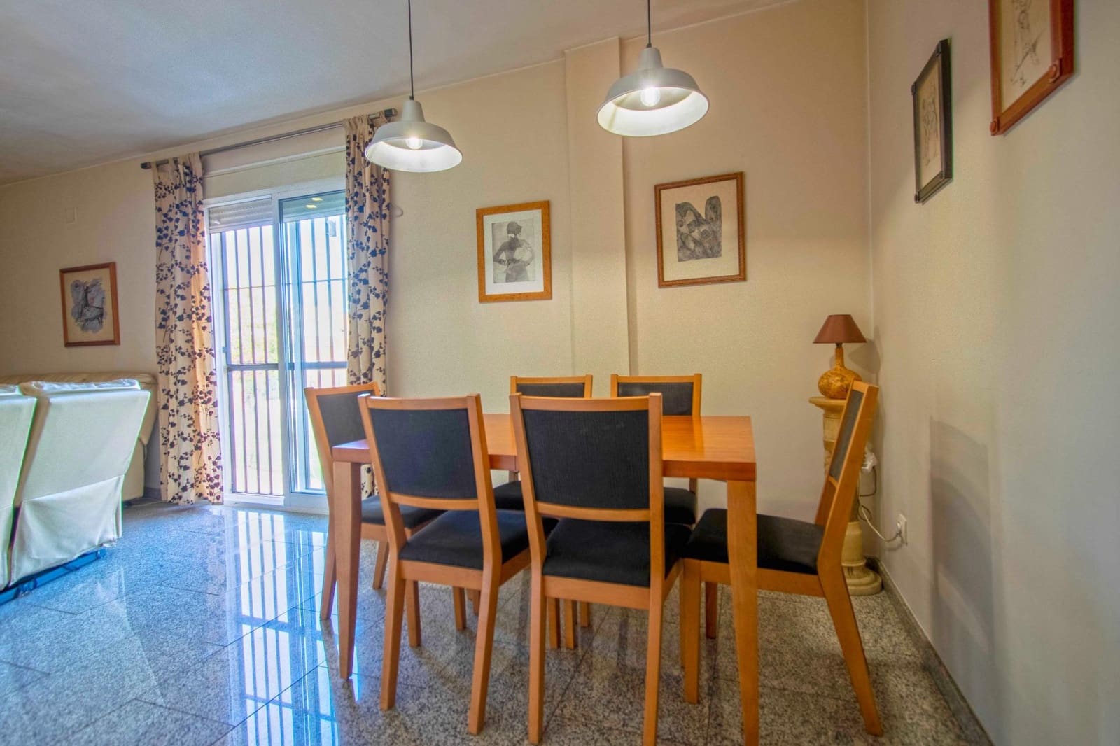 4 makuuhuone Rivitalo myytävänä paikassa Bormujos - 265 000 € (Ref: 9414177)