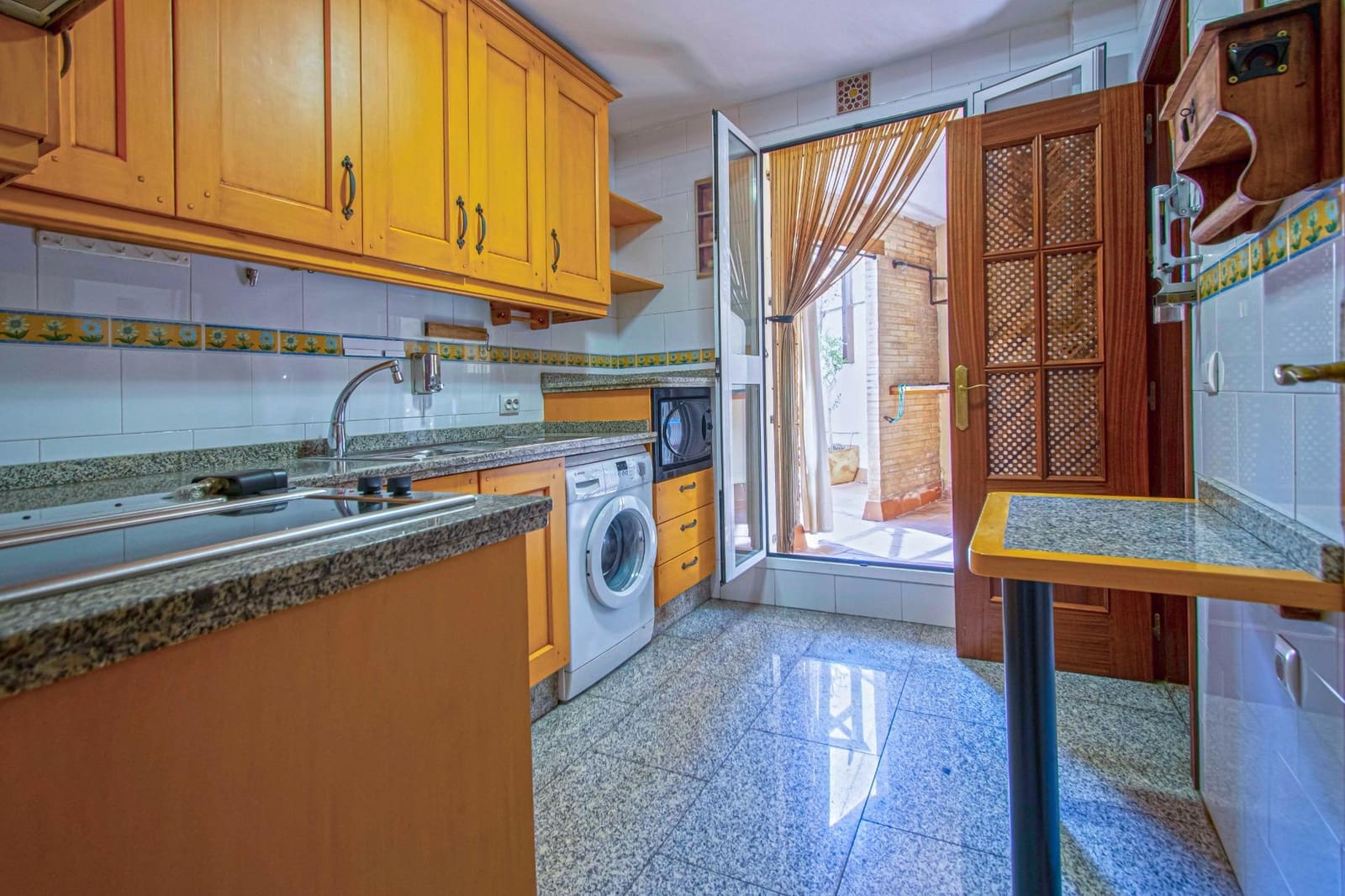 4 makuuhuone Rivitalo myytävänä paikassa Bormujos - 265 000 € (Ref: 9414177)