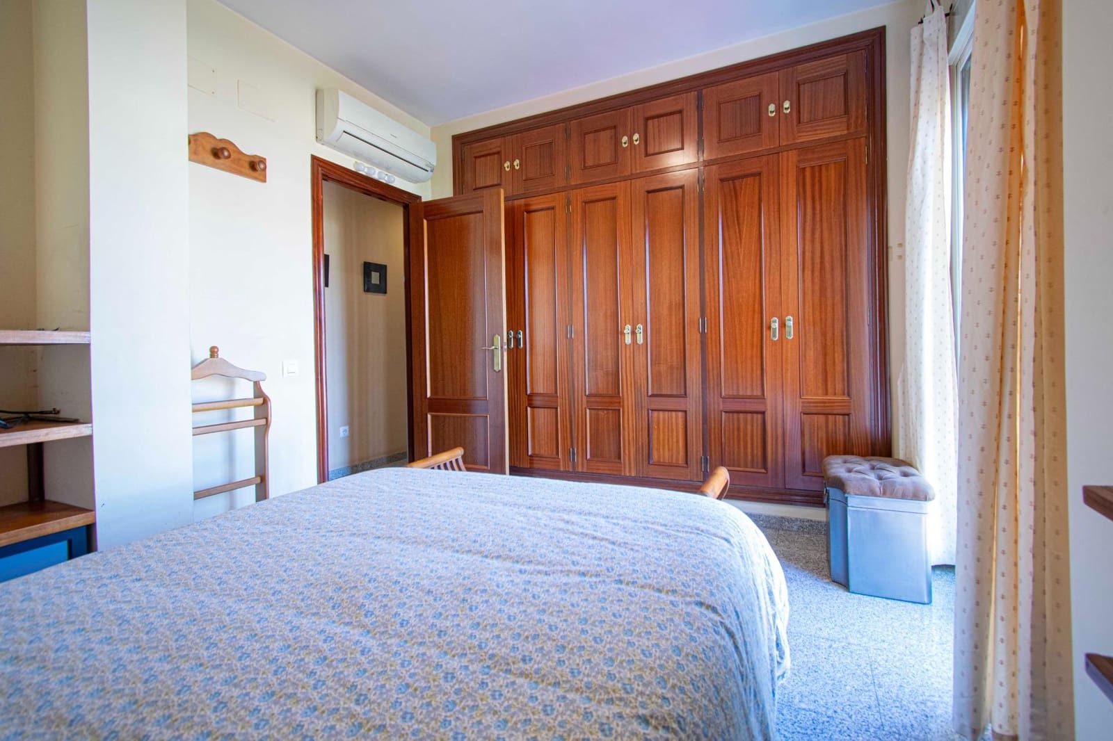 4 makuuhuone Rivitalo myytävänä paikassa Bormujos - 265 000 € (Ref: 9414177)