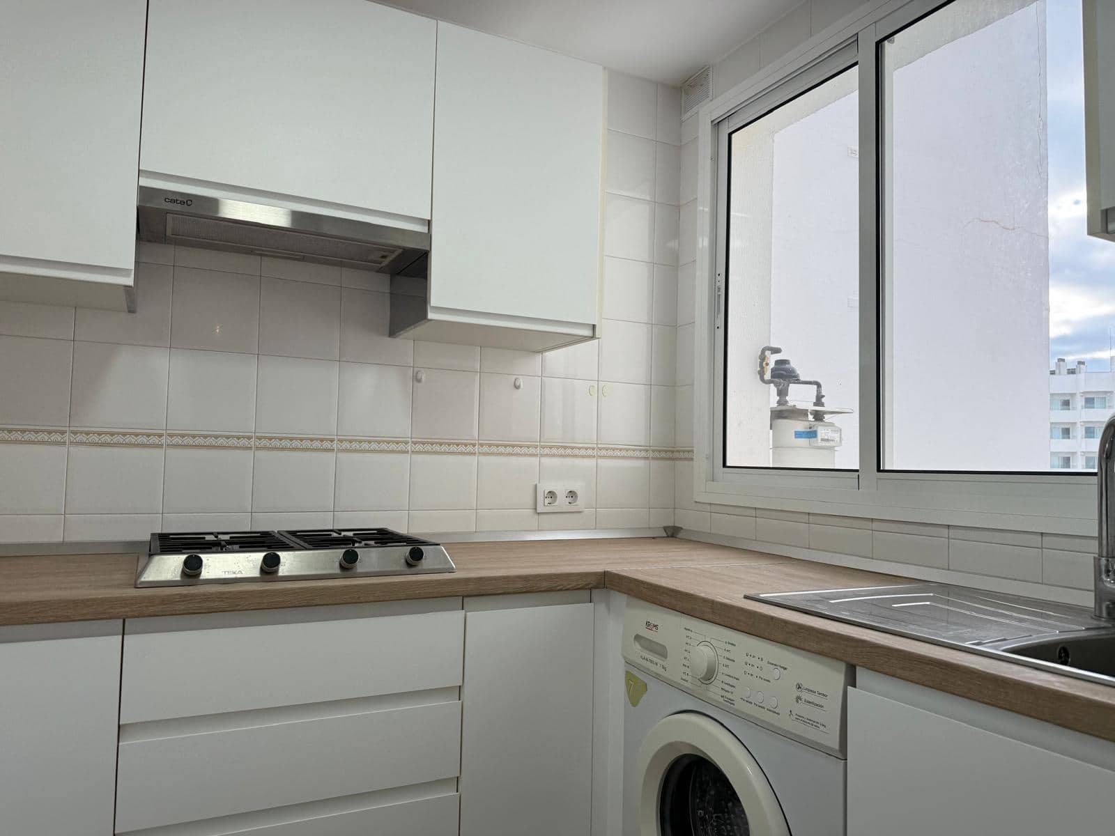 3 bedroom Flat for sale in El Puerto de Santa Maria with pool garage - € 340,000 (Ref: 9416016)