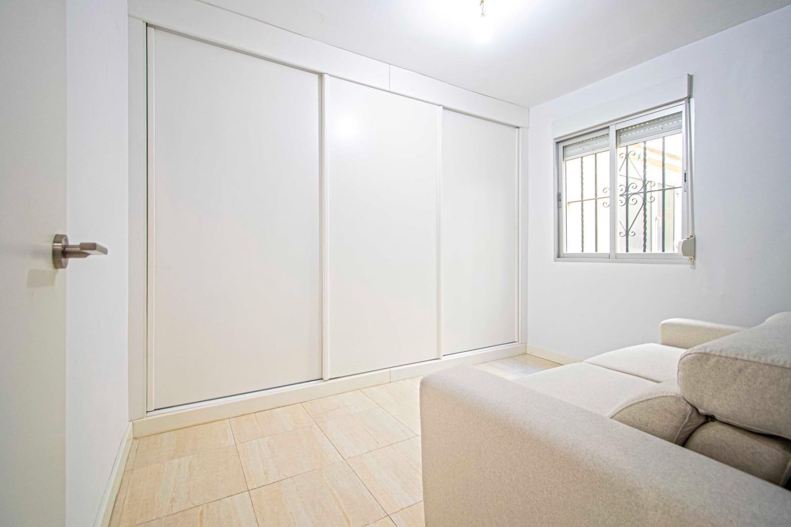 4 sovrum Lägenhet till salu i Sevilla stad med pool - 298 000 € (Ref: 9416019)