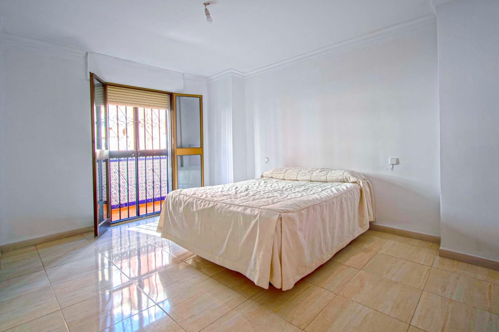 4 sovrum Lägenhet till salu i Sevilla stad med pool - 298 000 € (Ref: 9416019)