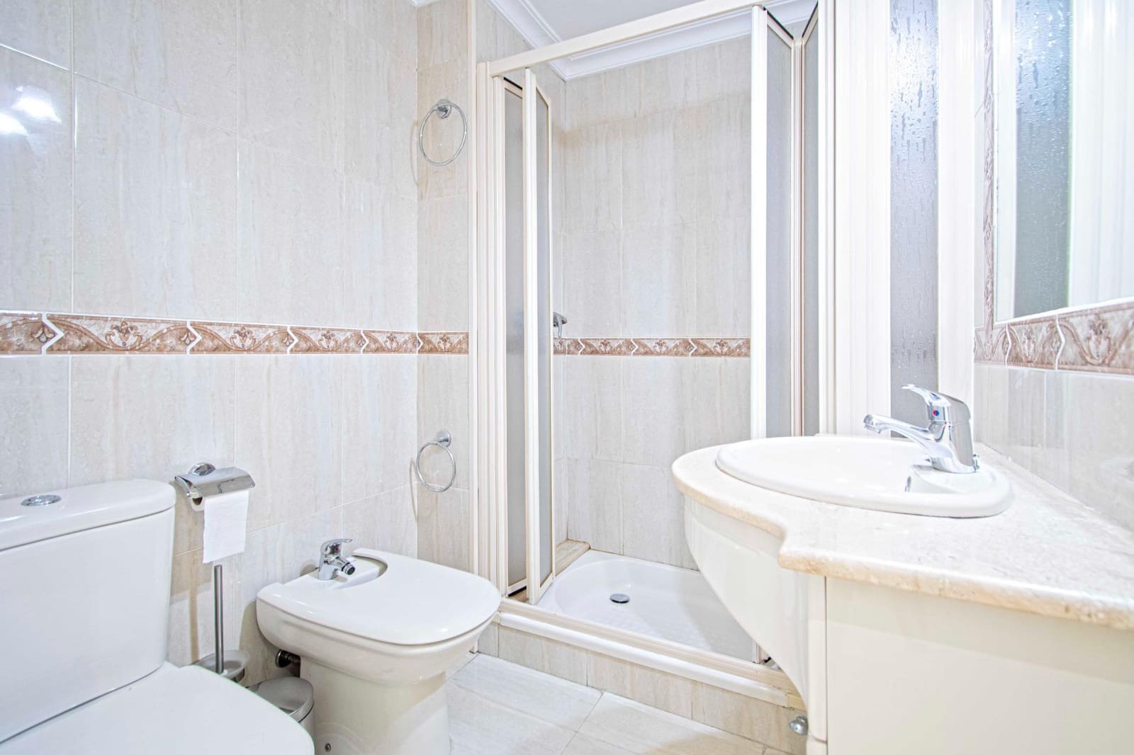 4 sovrum Lägenhet till salu i Sevilla stad med pool - 298 000 € (Ref: 9416019)