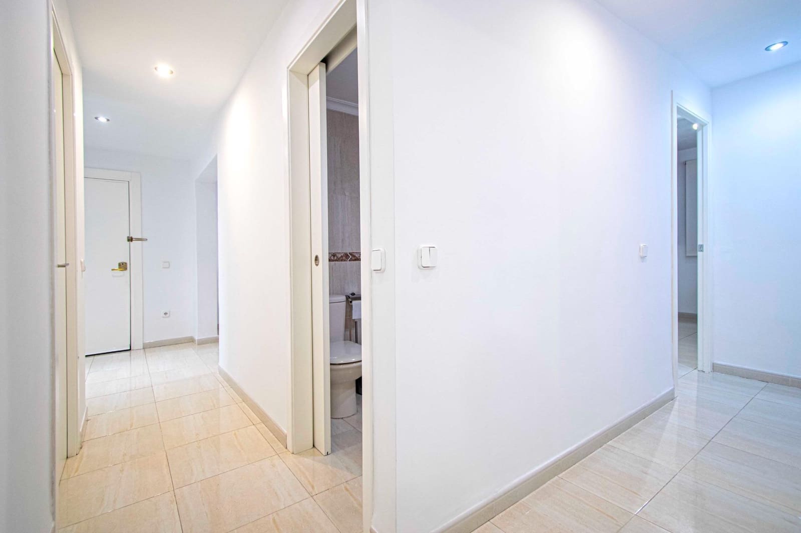 4 sovrum Lägenhet till salu i Sevilla stad med pool - 298 000 € (Ref: 9416019)