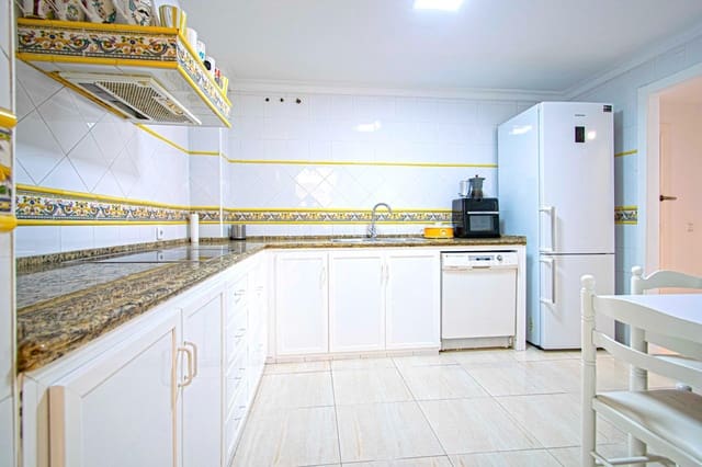 4 soveværelse Lejlighed til salg i Sevilla by med swimmingpool - € 298.000 (Ref: 9416019)