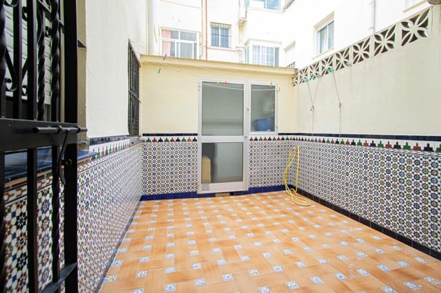 4 soveværelse Lejlighed til salg i Sevilla by med swimmingpool - € 298.000 (Ref: 9416019)