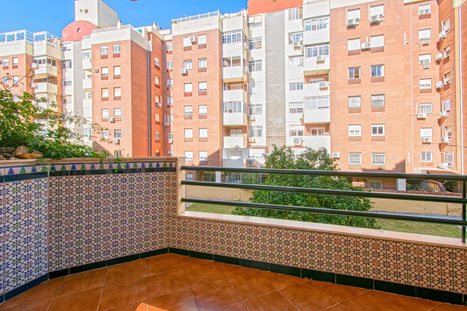 4 sovrum Lägenhet till salu i Sevilla stad med pool - 298 000 € (Ref: 9416019)
