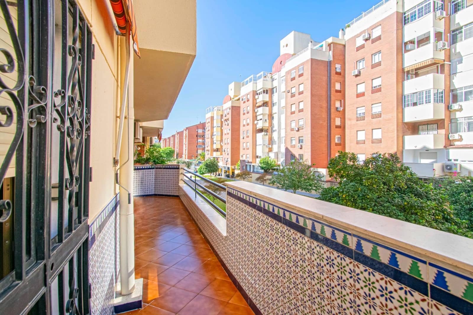 4 sovrum Lägenhet till salu i Sevilla stad med pool - 298 000 € (Ref: 9416019)