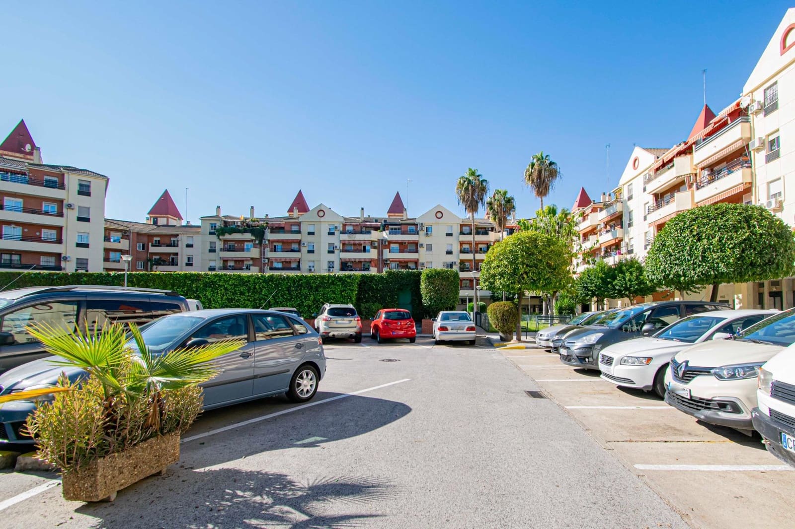 4 sovrum Lägenhet till salu i Sevilla stad med pool - 298 000 € (Ref: 9416019)