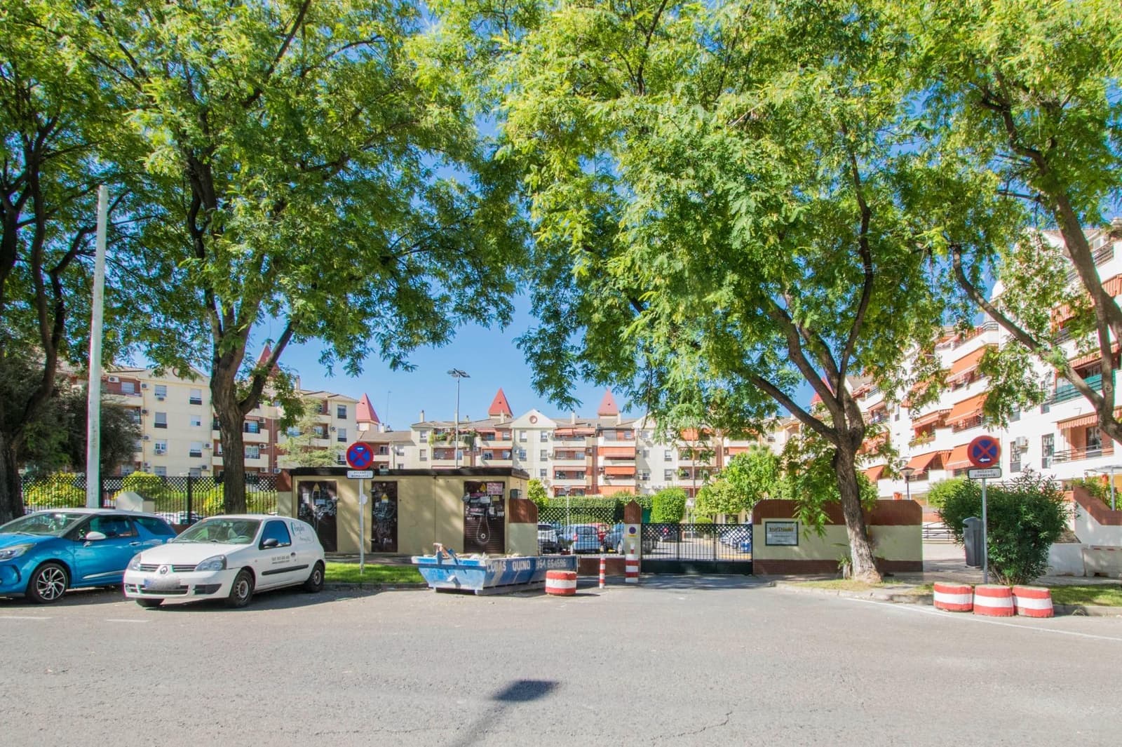 4 sovrum Lägenhet till salu i Sevilla stad med pool - 298 000 € (Ref: 9416019)