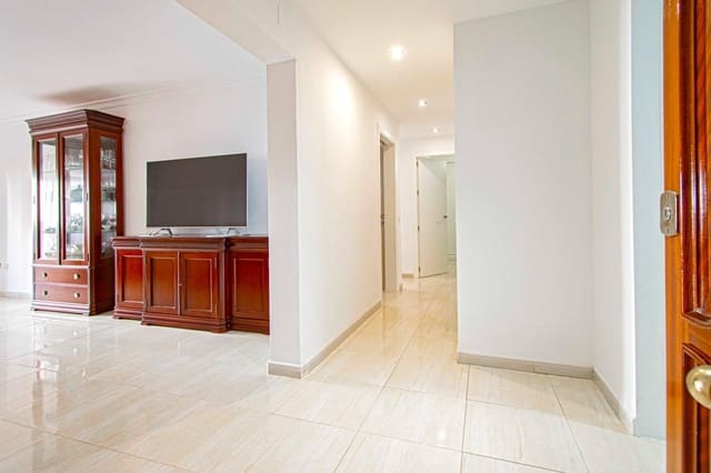 4 sovrum Lägenhet till salu i Sevilla stad med pool - 298 000 € (Ref: 9416019)