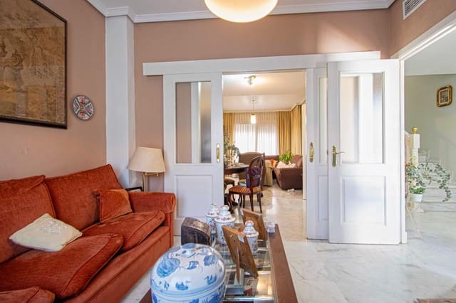 5 chambre Villa/Maison Mitoyenne à vendre à San Juan de Aznalfarache avec piscine - 315 000 € (Ref: 9416020)