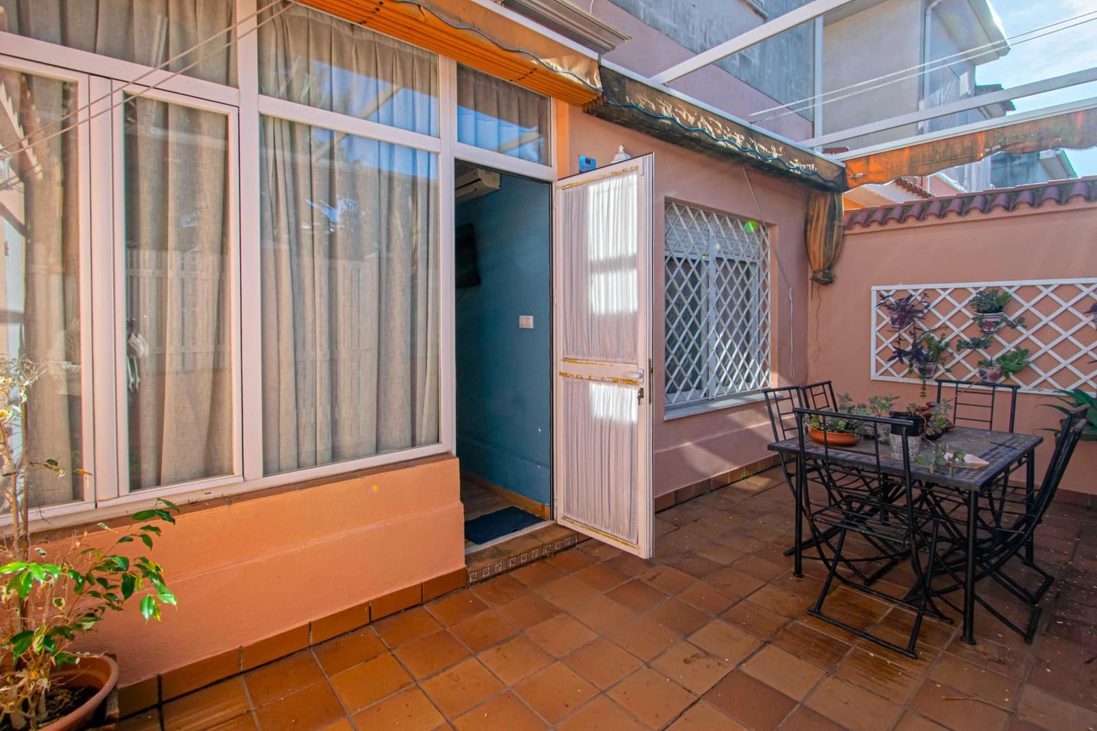 5 chambre Villa/Maison Mitoyenne à vendre à San Juan de Aznalfarache avec piscine - 315 000 € (Ref: 9416020)