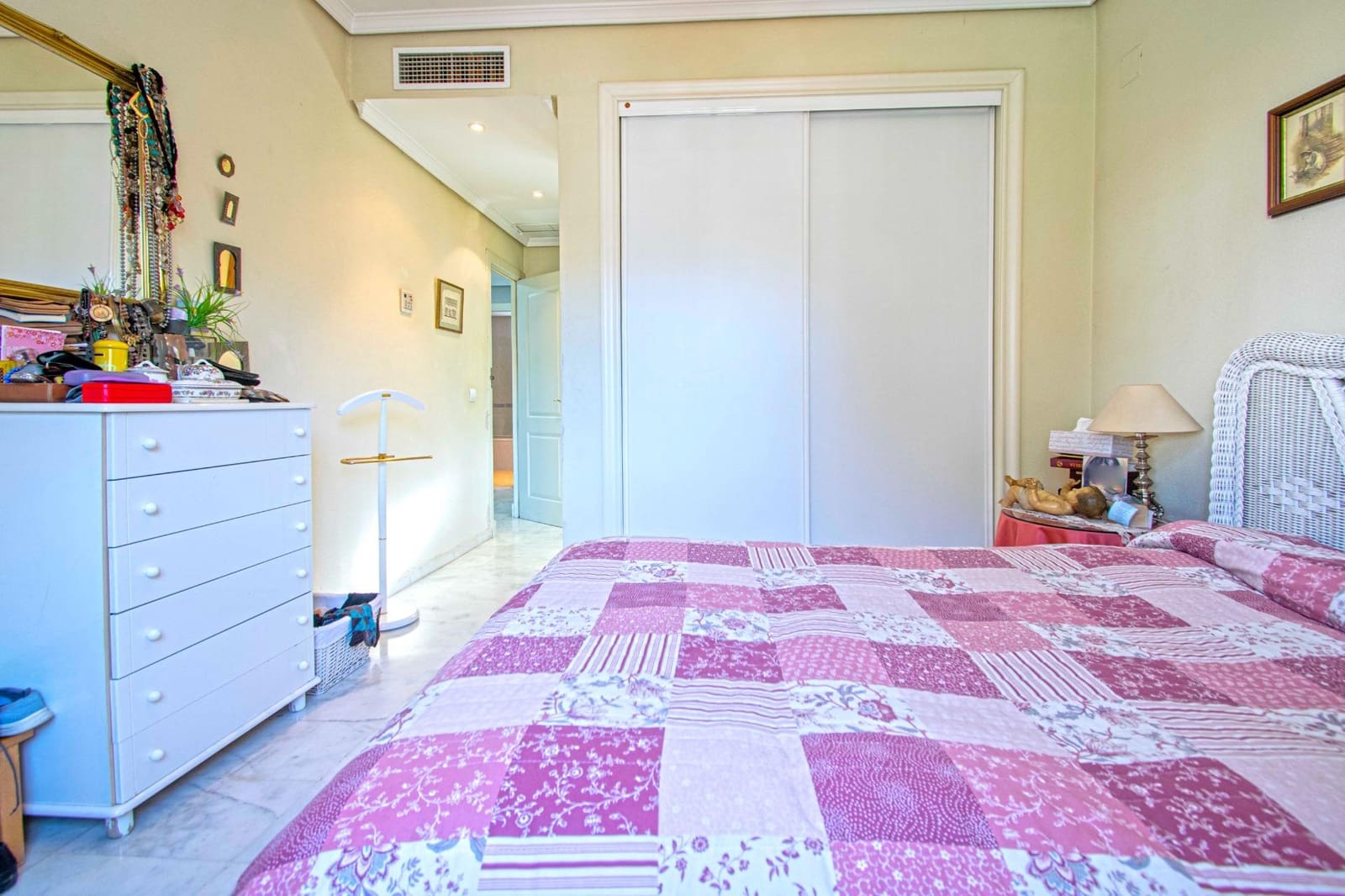 5 chambre Villa/Maison Mitoyenne à vendre à San Juan de Aznalfarache avec piscine - 315 000 € (Ref: 9416020)