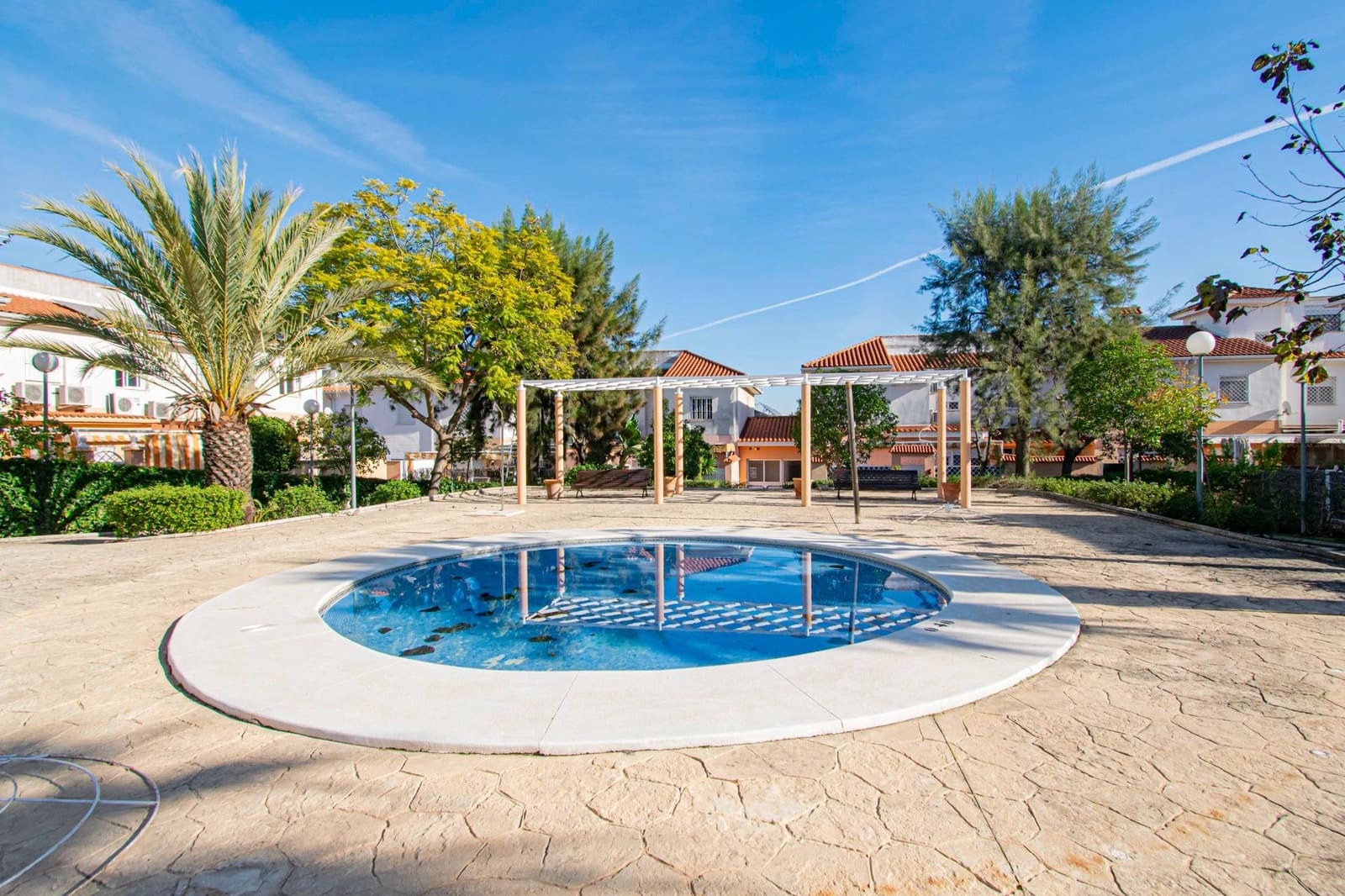 5 chambre Villa/Maison Mitoyenne à vendre à San Juan de Aznalfarache avec piscine - 315 000 € (Ref: 9416020)