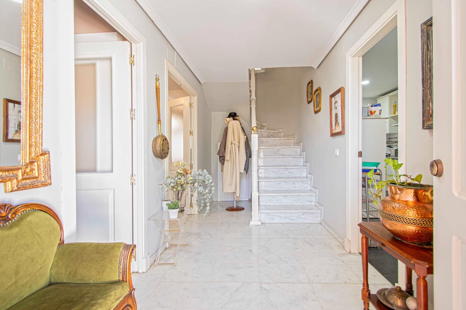 5 bedroom Terraced Villa for sale in San Juan de Aznalfarache with pool - € 315,000 (Ref: 9416020)