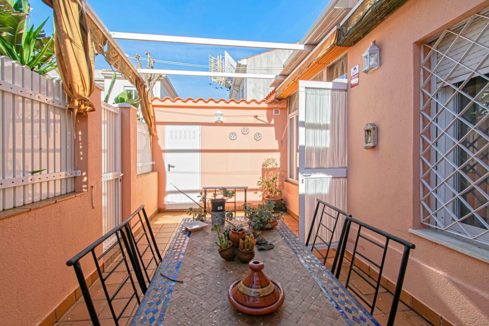 5 bedroom Terraced Villa for sale in San Juan de Aznalfarache with pool - € 315,000 (Ref: 9416020)