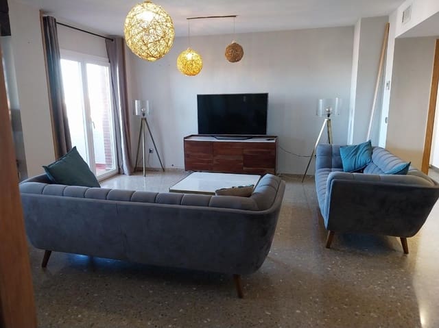 3 soveværelse Lejlighed til leje i Sevilla by med swimmingpool - € 1.000 (Ref: 9423885)