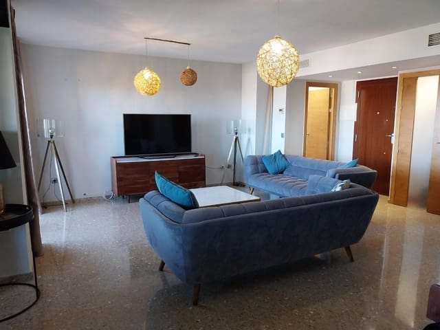 3 soveværelse Lejlighed til leje i Sevilla by med swimmingpool - € 1.000 (Ref: 9423885)