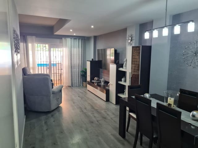 4 soveværelse Villa til salg i Espartinas med swimmingpool - € 414.520 (Ref: 9424025)