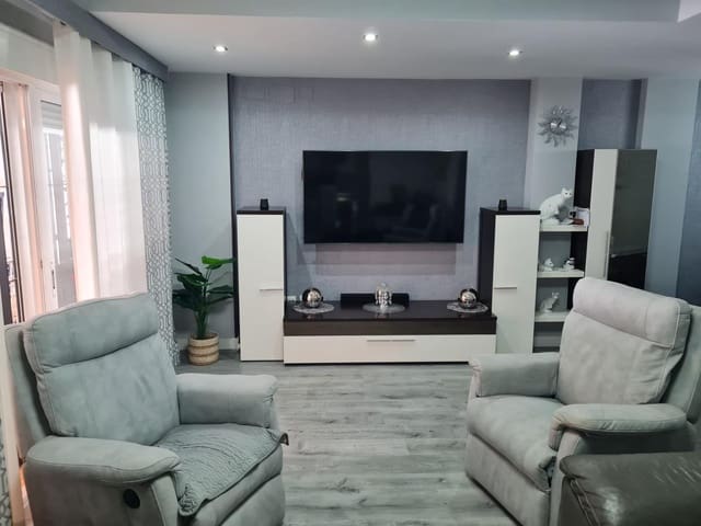 4 soveværelse Villa til salg i Espartinas med swimmingpool - € 414.520 (Ref: 9424025)