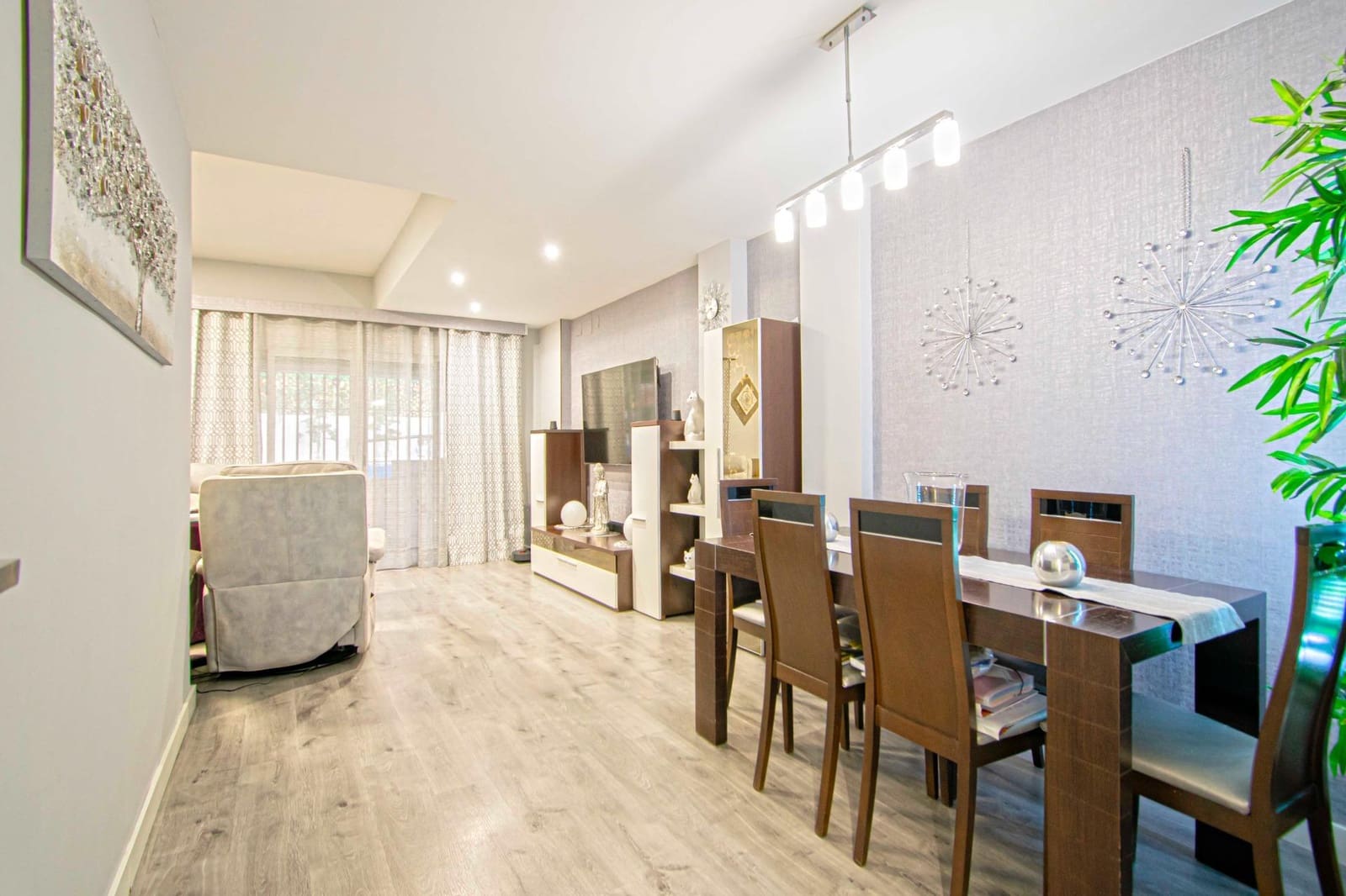 4 soveværelse Villa til salg i Espartinas med swimmingpool - € 414.520 (Ref: 9424025)