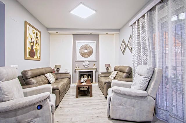 4 soveværelse Villa til salg i Espartinas med swimmingpool - € 414.520 (Ref: 9424025)