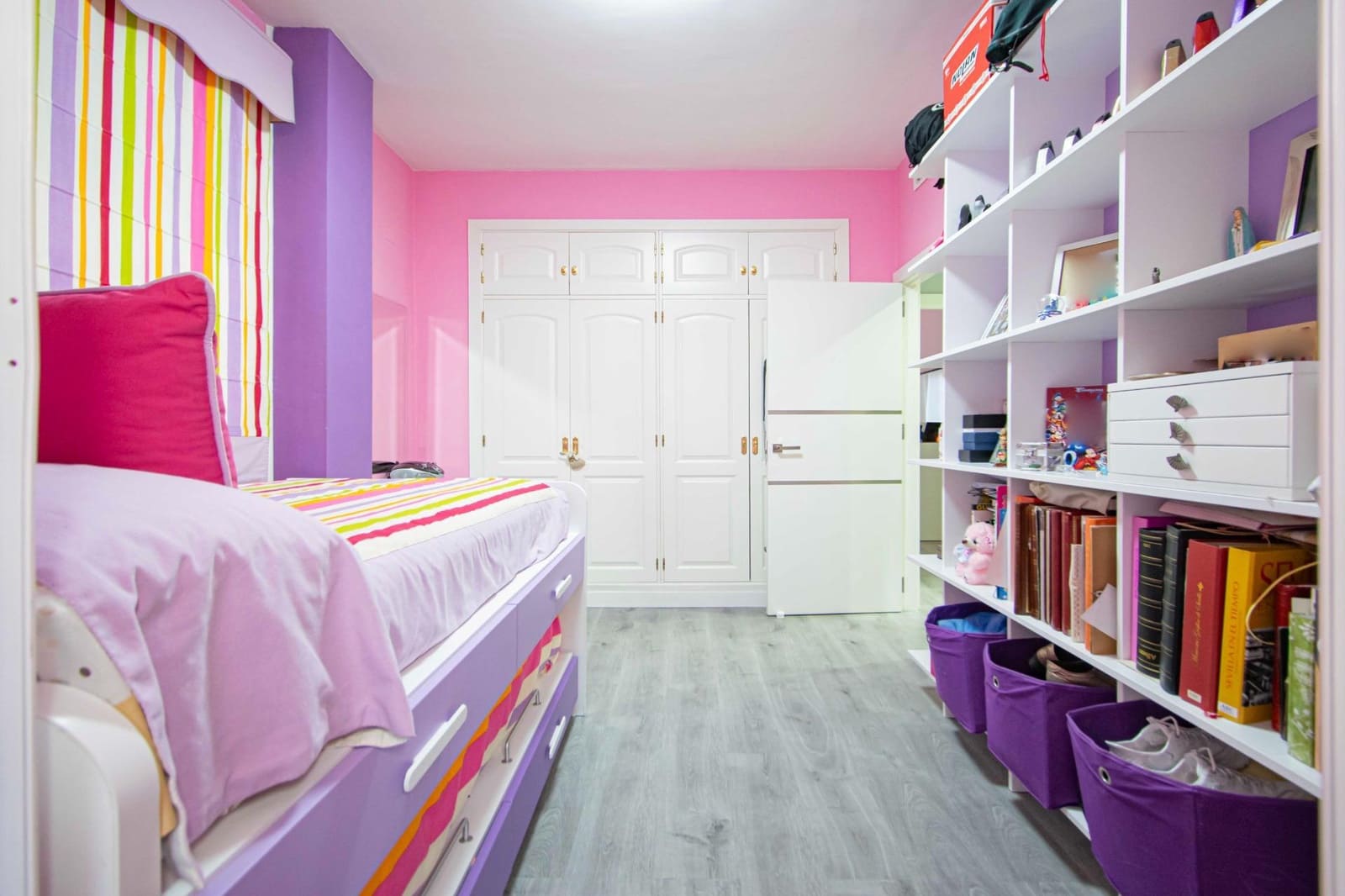 4 soveværelse Villa til salg i Espartinas med swimmingpool - € 414.520 (Ref: 9424025)