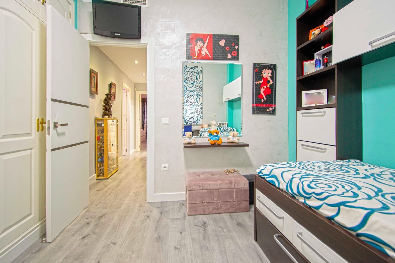 4 soveværelse Villa til salg i Espartinas med swimmingpool - € 414.520 (Ref: 9424025)