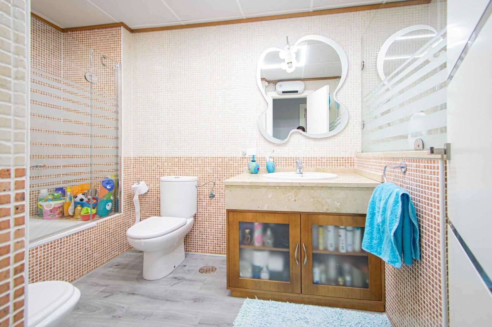 4 soveværelse Villa til salg i Espartinas med swimmingpool - € 414.520 (Ref: 9424025)