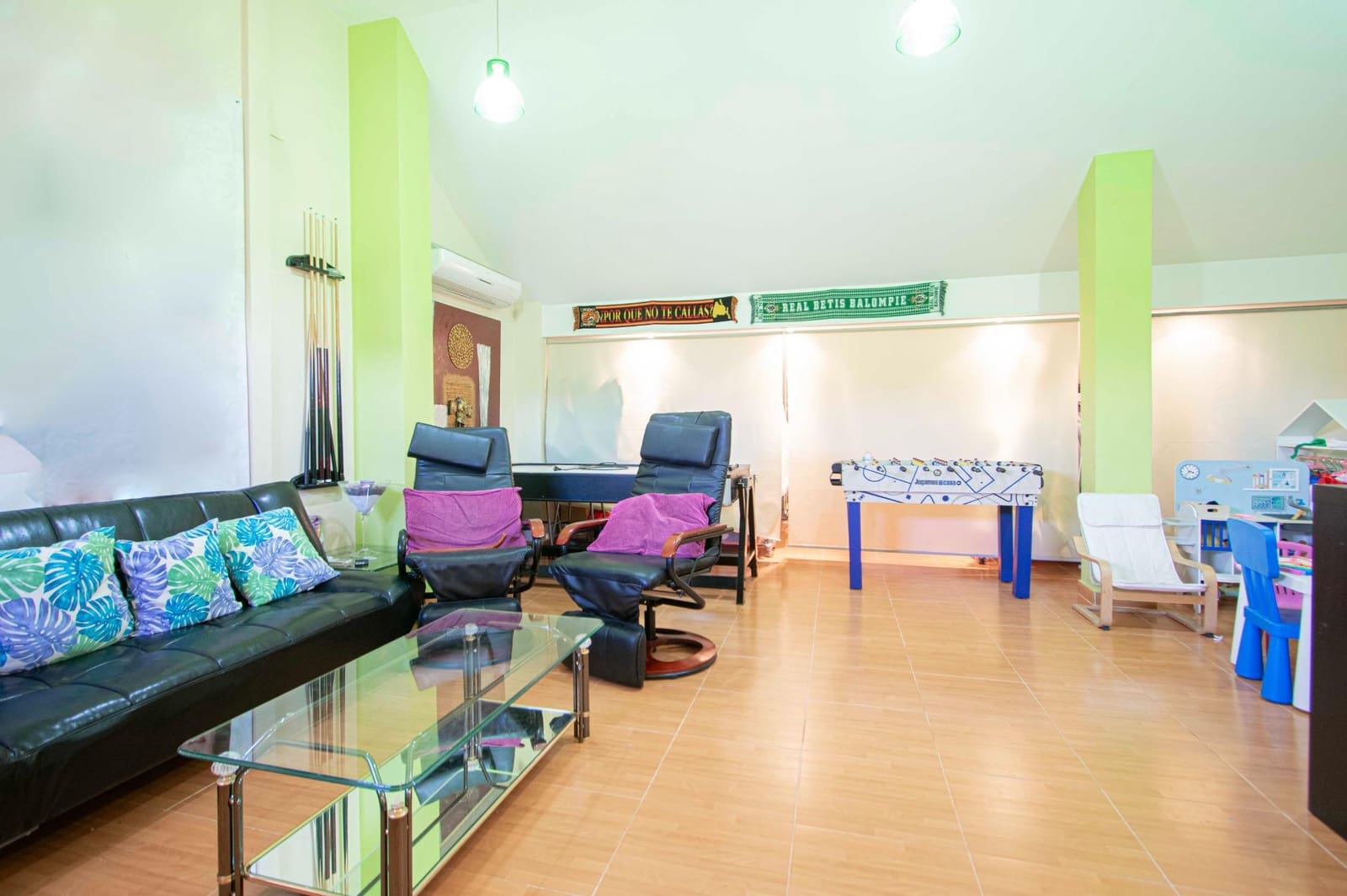 4 soveværelse Villa til salg i Espartinas med swimmingpool - € 414.520 (Ref: 9424025)