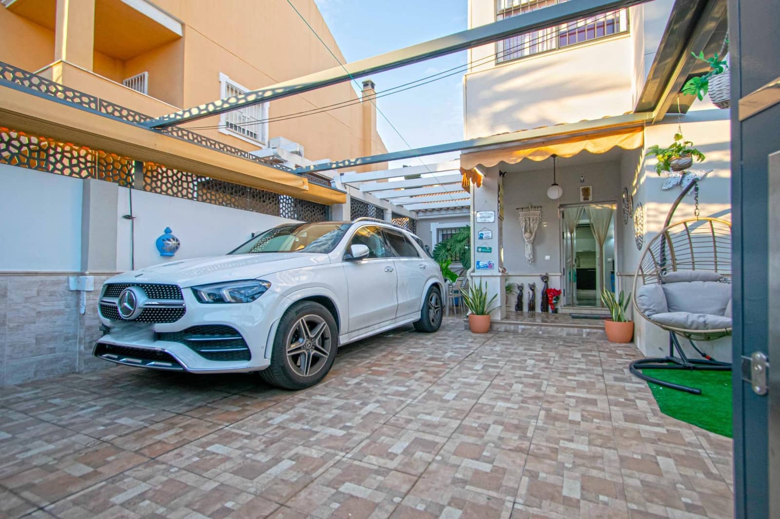 4 soveværelse Villa til salg i Espartinas med swimmingpool - € 414.520 (Ref: 9424025)