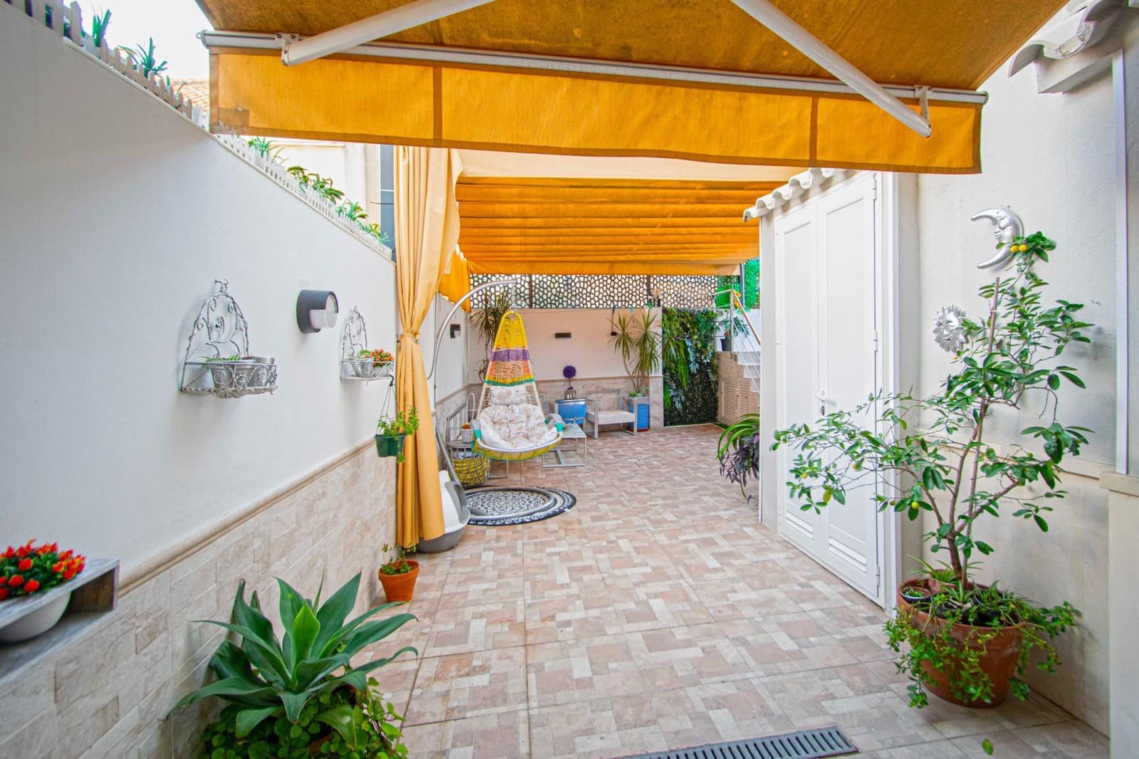 4 soveværelse Villa til salg i Espartinas med swimmingpool - € 414.520 (Ref: 9424025)